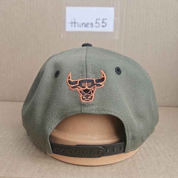 New Era Chicago Bulls Snapback Cap (Olive Green, Black & Orange) - Picture 3 of 5